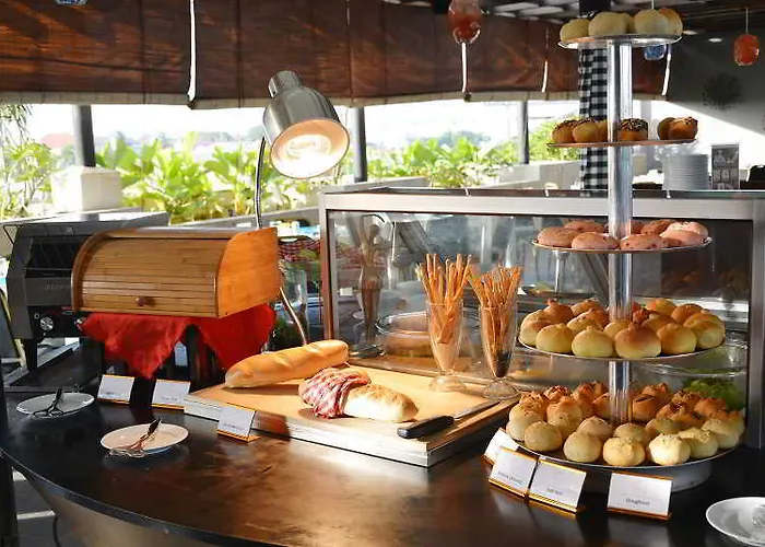 Ramada By Wyndham Bali Sunset Road Kuta Отель Семиньяк