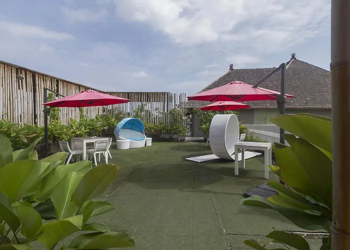 ホテル Ramada By Wyndham Bali Sunset Road Kuta 4*