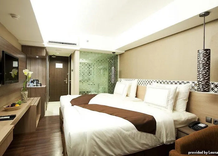 Ramada By Wyndham Bali Sunset Road Kuta 4*