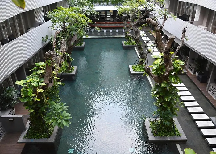 Ramada By Wyndham Bali Sunset Road Kuta 4*