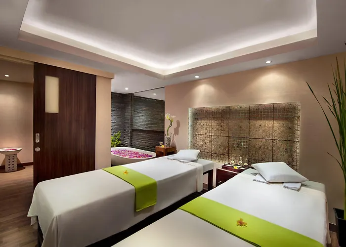 Ramada By Wyndham Bali Sunset Road Kuta ホテル