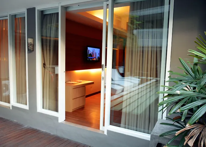 Ramada By Wyndham Bali Sunset Road Kuta 4*
