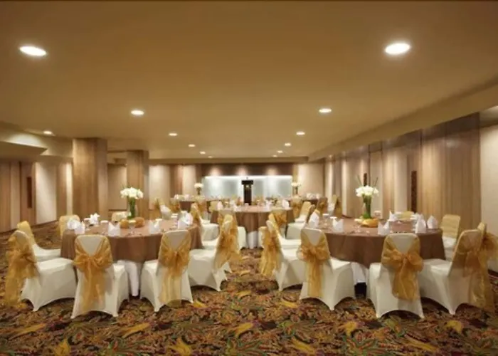 Ramada By Wyndham Bali Sunset Road Kuta ホテル