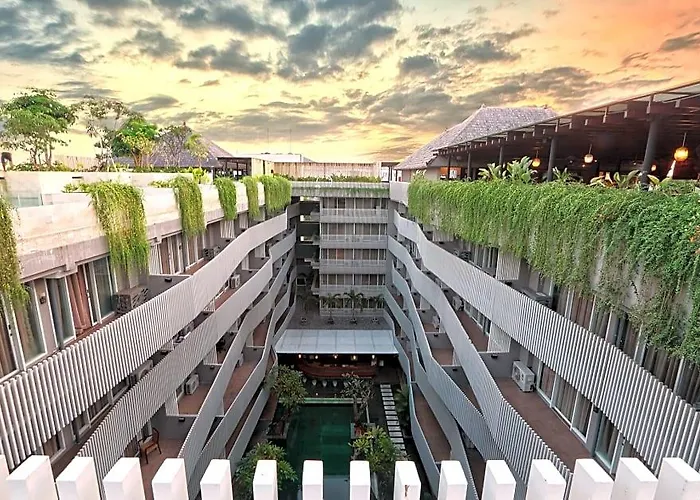Ramada By Wyndham Bali Sunset Road Kuta 4*