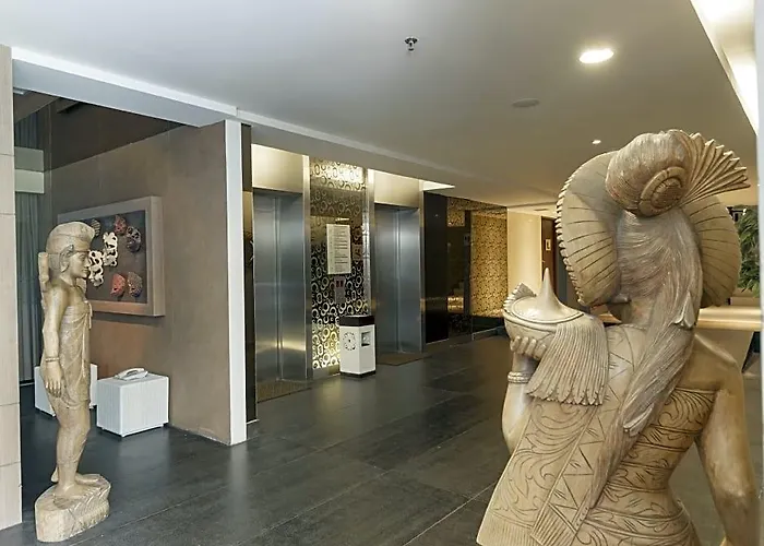Ramada By Wyndham Bali Sunset Road Kuta ホテル